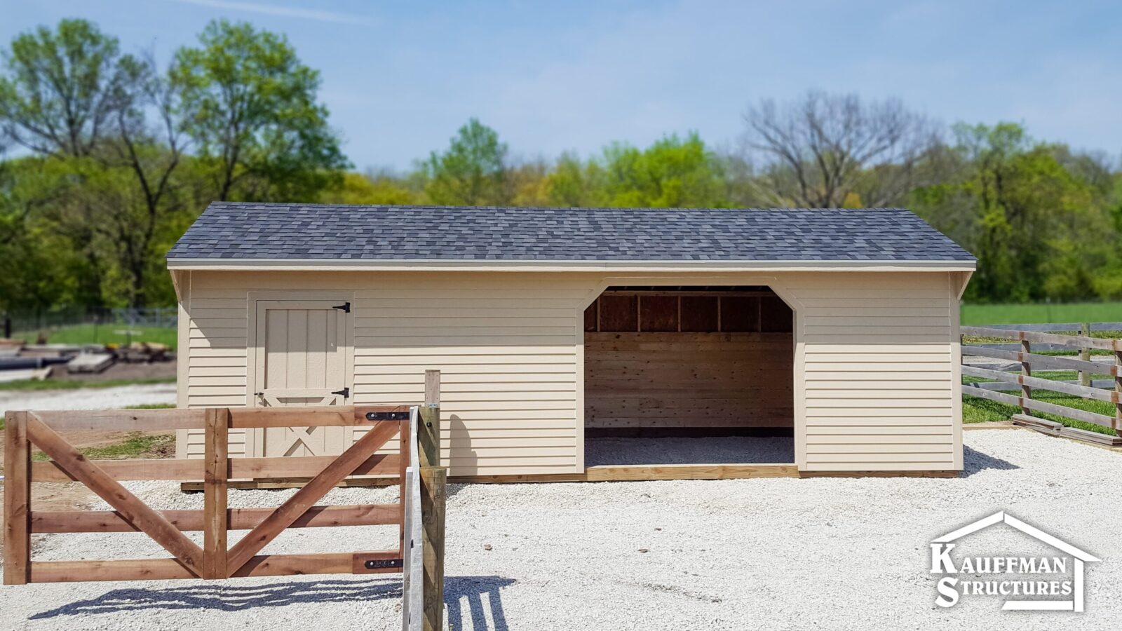 horse shelter with a tack room, in knoxville iowa