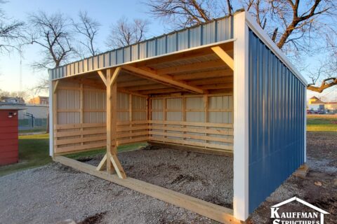 loafing shed in pella