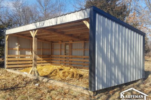 loafing shed in oskaloosa