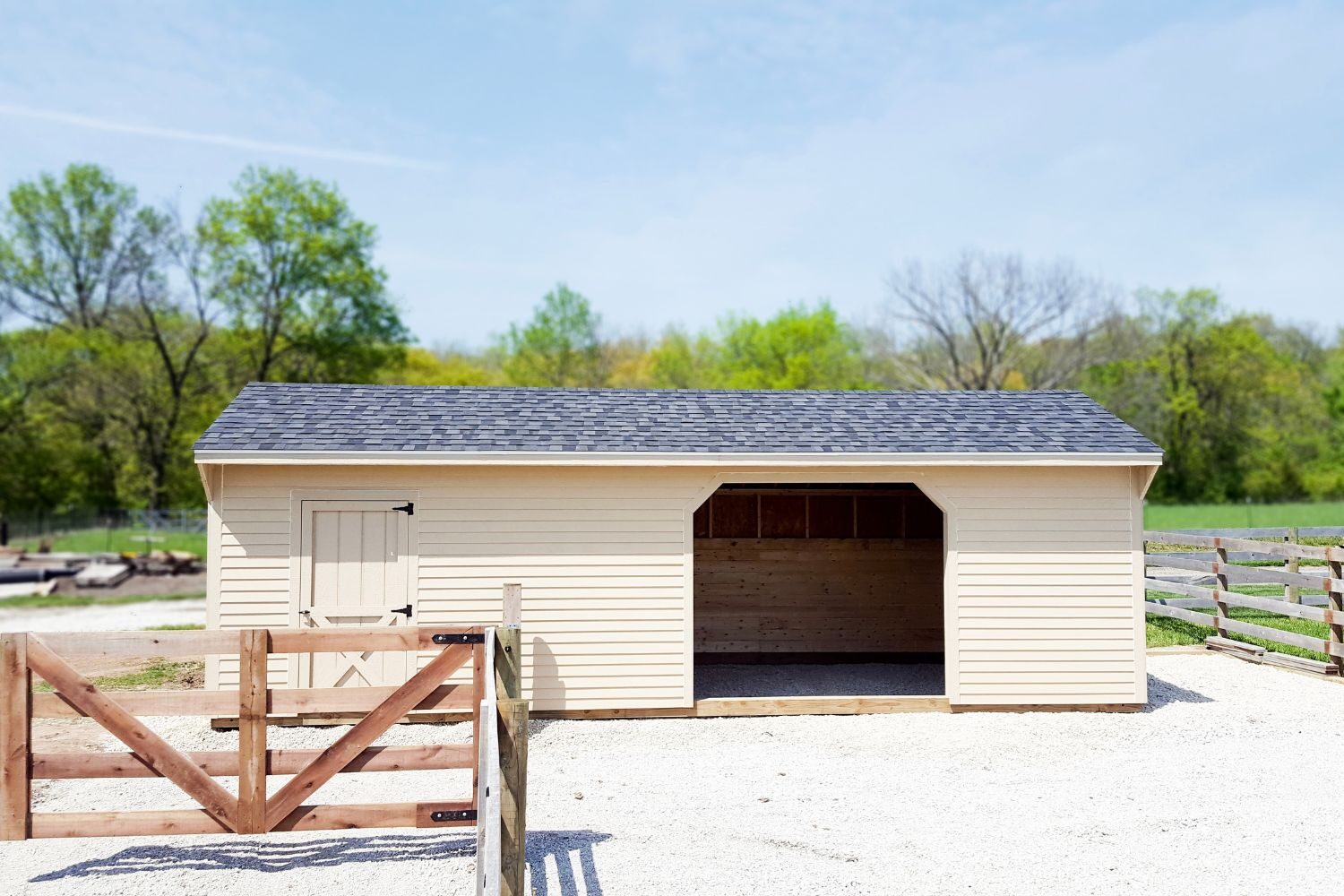 loafing shed for two cows for sale in Oregon